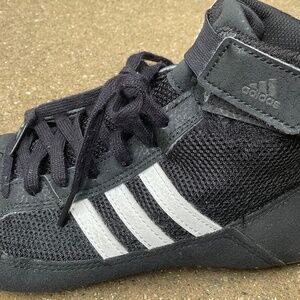 Adidas Wrestling Shoes! Boys size 6! 💪💪